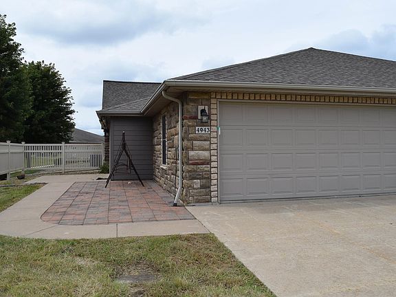 2nd image of 4943 Grand View Ln
