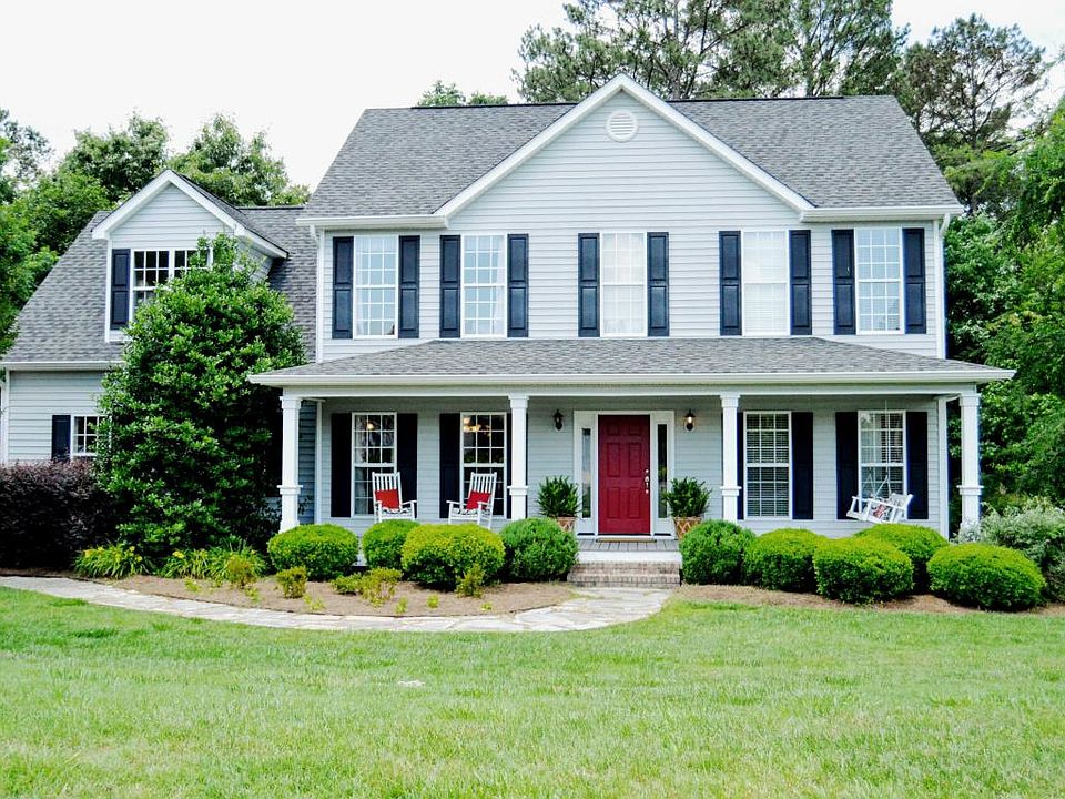 1st image of 134 Woodberry Dr NW