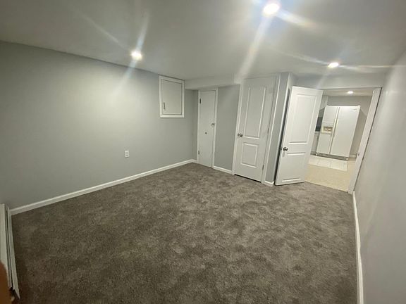 4th image of 147 E Madison St #Basement