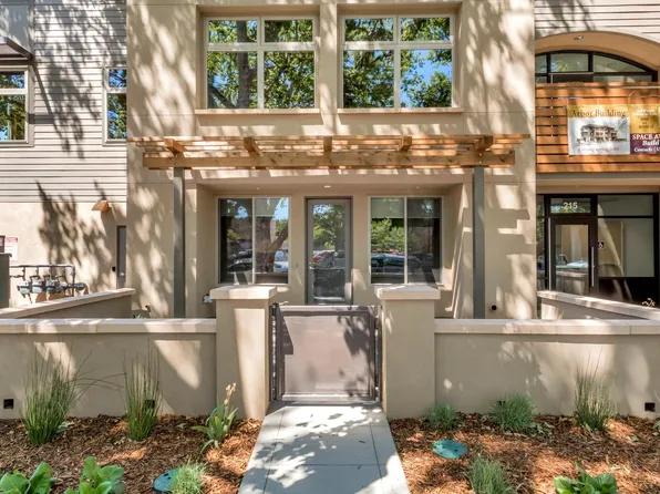 215 C St #101, Davis, CA 95616