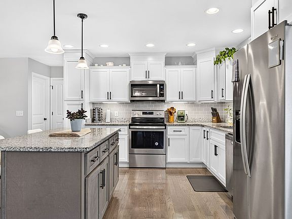4th image of 6715 Parwood Dr