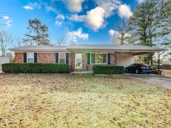 24 Crain Dr, Bryant, AR 72022