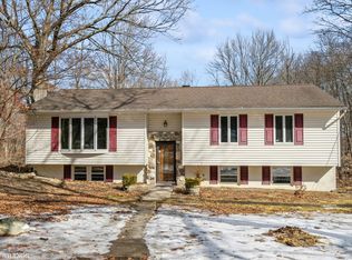 16 Hawxhurst Rd, Monroe, NY 10950