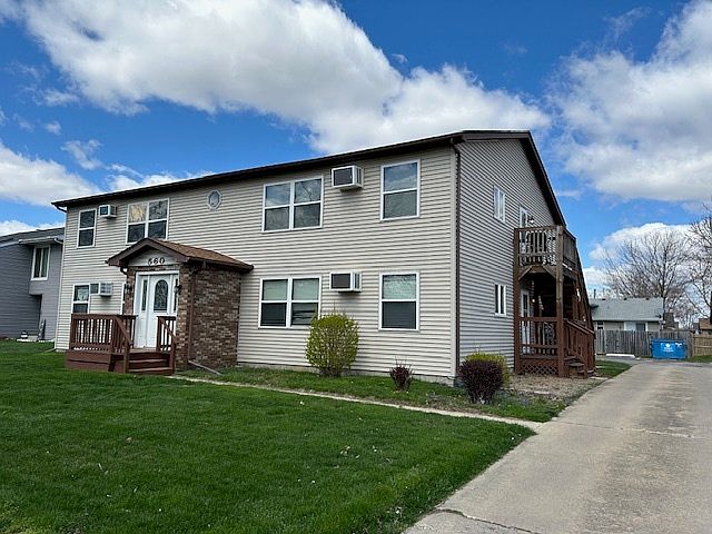 2nd image of 560 W Daisy Pl
