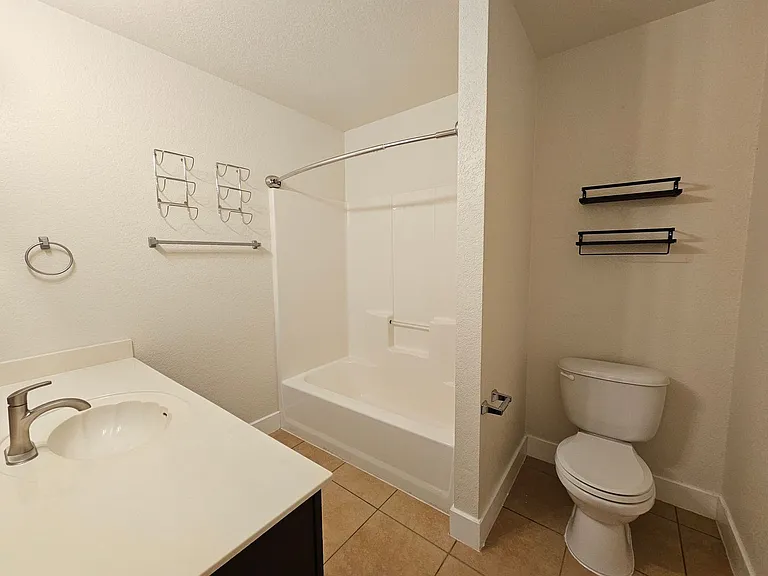 5106 Holster Dr — Photo 17