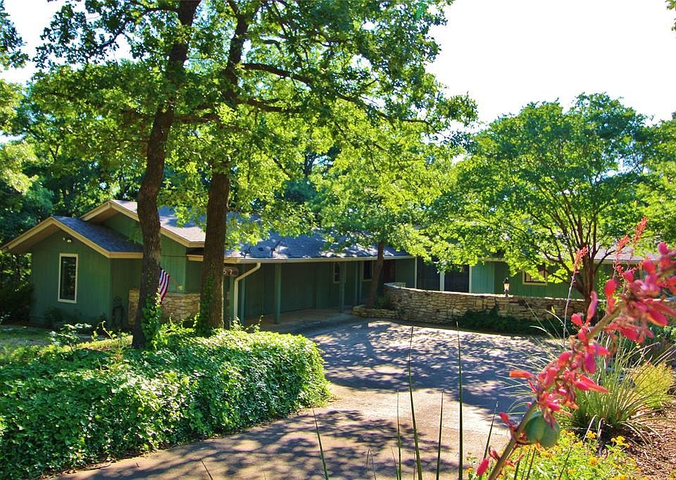1st image of 2357 Tanglewood Blvd
