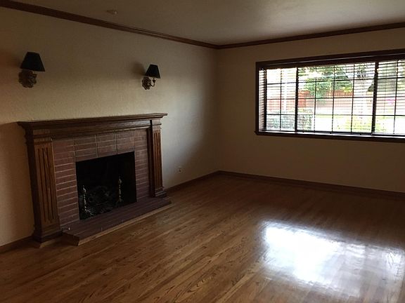 2nd image of 2081 Nobili Ave