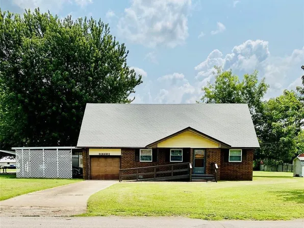308 NW 2nd St, Minco, OK 73059