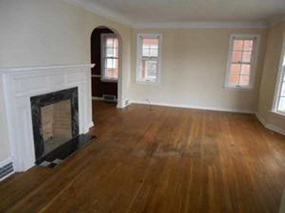 3rd image of 10108 S Highland Ave