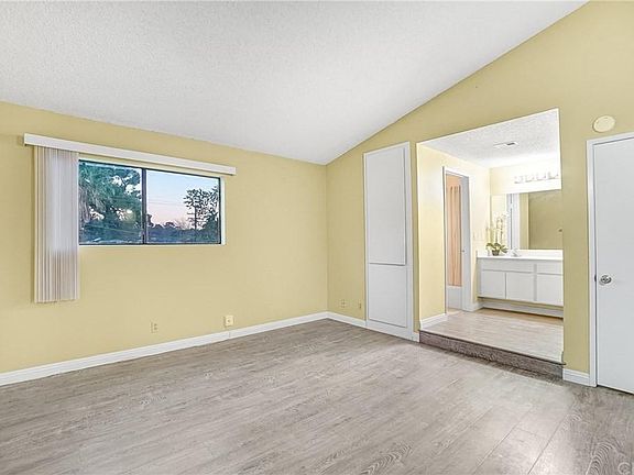 3rd image of 2809 Montrose Ave
