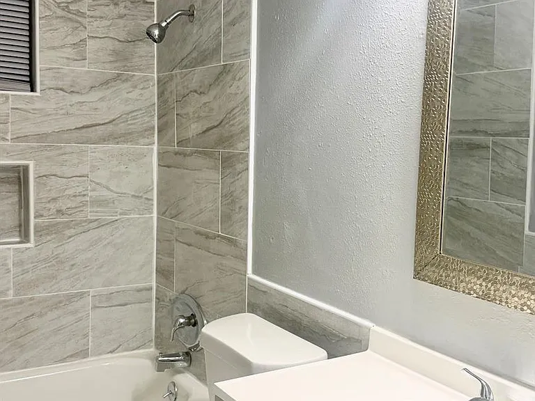 6918 Hirsch Rd #6916 — Photo 6