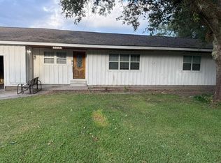 1080 Turner Dr, Bridge City, TX 77611