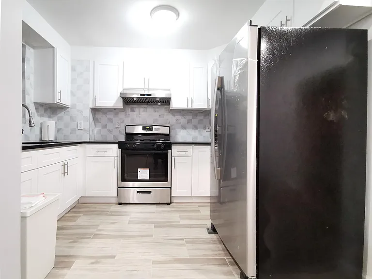 76 Storms Ave #2 — Photo 23