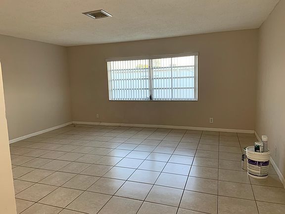 5th image of 2840 Fillmore St APT 6