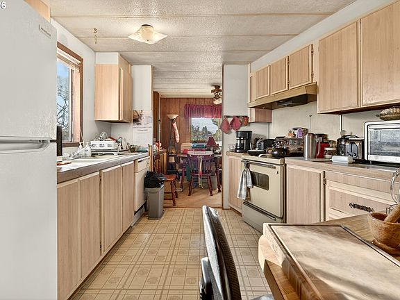 4th image of 8008 NE 179th St Unit 4