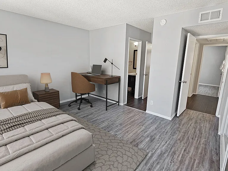 9928 Sepulveda Blvd #5 — Photo 3
