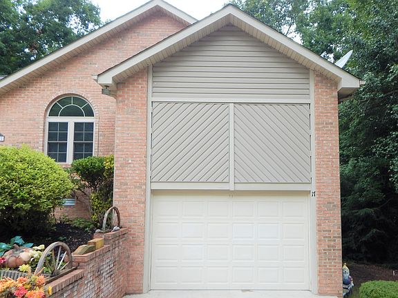 4th image of 17 Claremont Cir