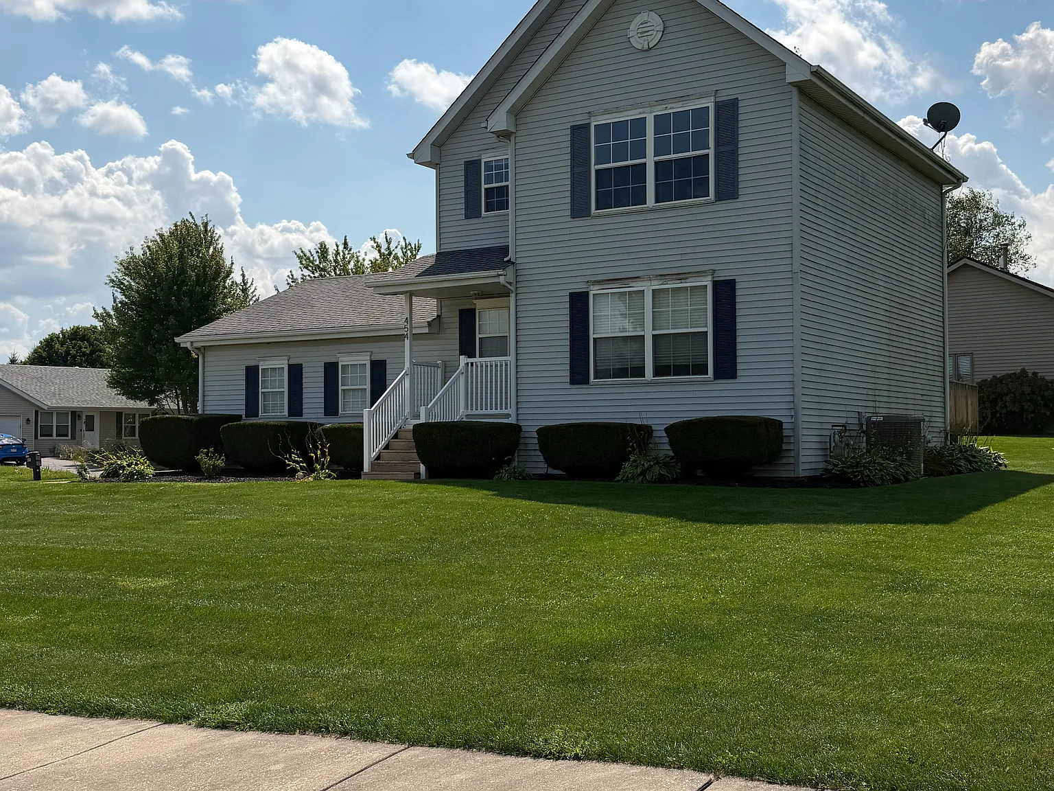 3 bed, 1280 sqft, $2,200 — Photo 2