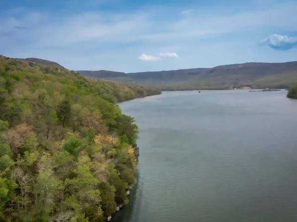 (undisclosed Address), Whitwell, TN 37397