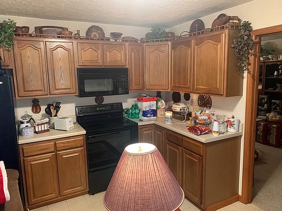 5th image of 372 Venture Ln