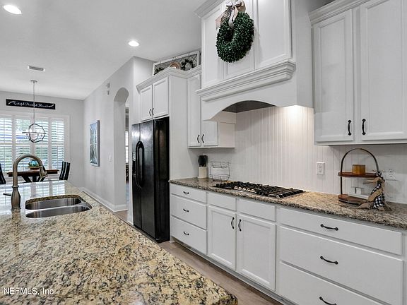 4th image of 234 WORTHINGTON Parkway