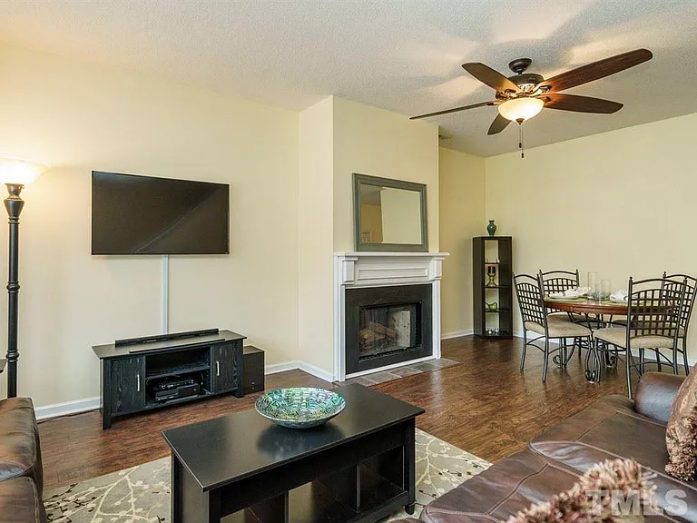 306 Silverberry Ct — Photo 8