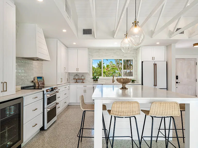 2882 W Vina Del Mar Blvd — Photo 17