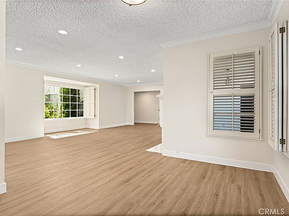 3rd image of 681 S Orange Grove Blvd APT 3