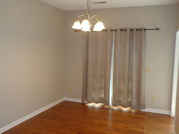 2nd image of 718 Wynsom Dr SE