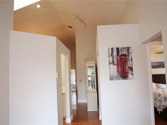 4th image of 4001 37th Street Ct W