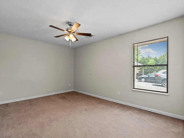2249 S Hardin Ln #1 — Photo 7