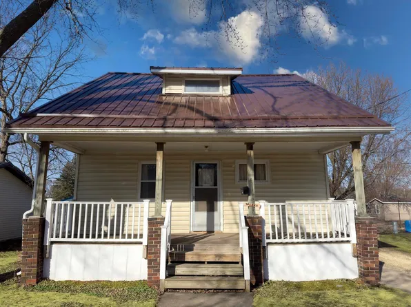 4 7th Ave NW, Oelwein, IA 50662