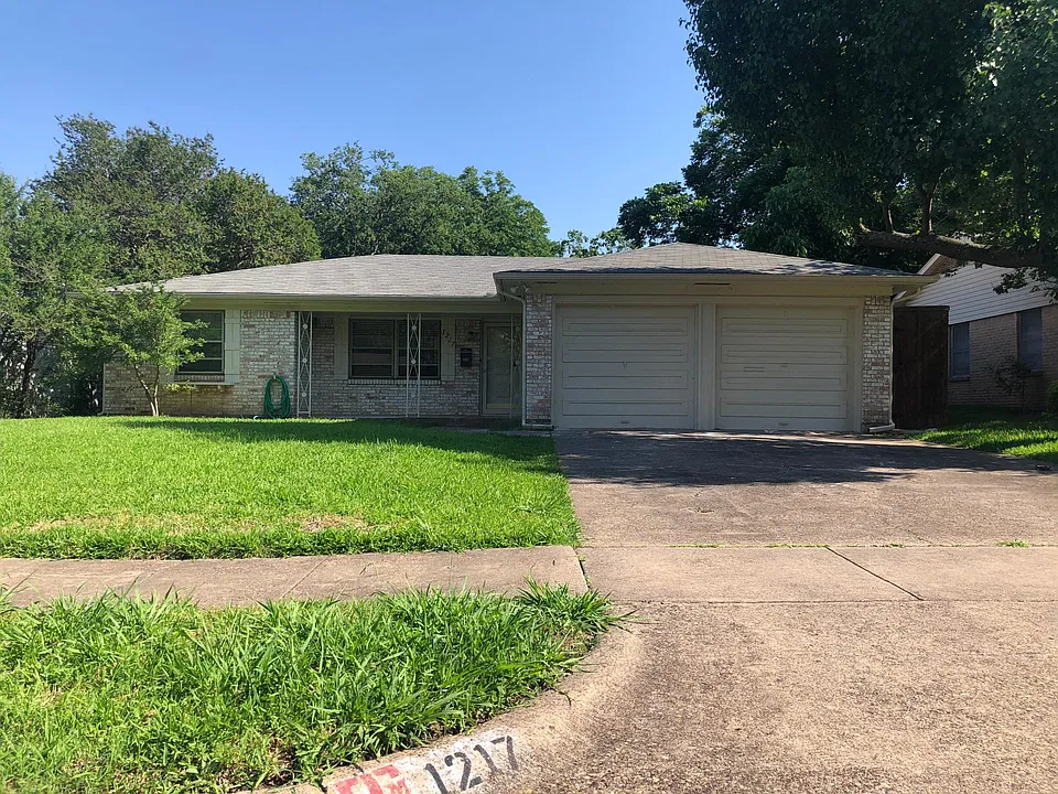 1217 Cloverdale Dr
