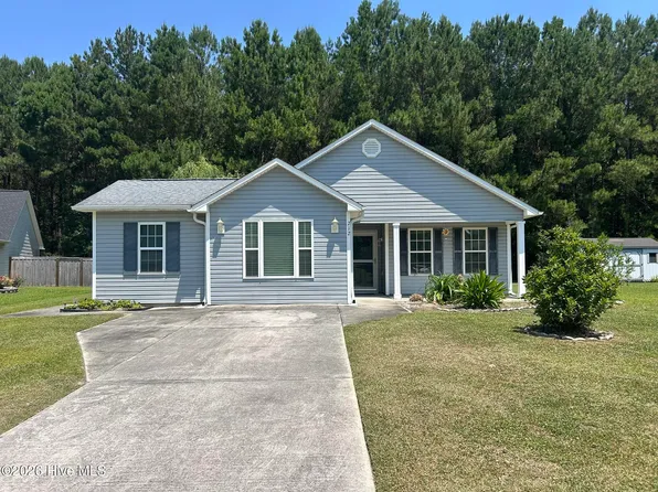 212 W Woodbine Ter, Burgaw, NC 28425