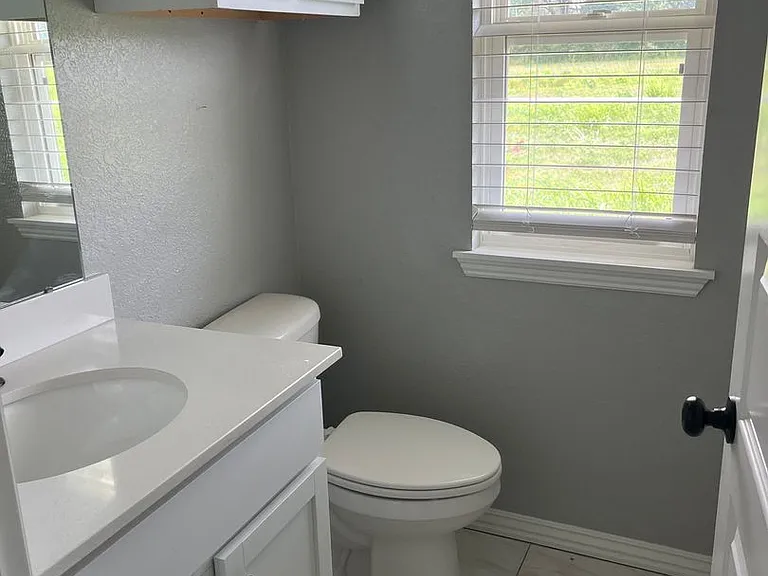 1518 Northridge Dr E — Photo 22