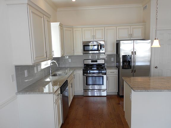 3rd image of 5624 Asbury Ave #1