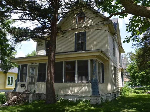 615 E Main St, Belmond, IA 50421