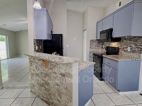 4th image of 211 Chillingham Ln