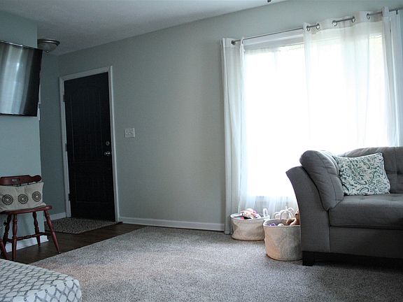 3rd image of 2112 Waldron St SW