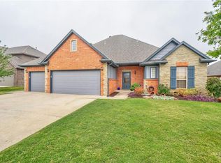 508 Swingman Rd, Yukon, OK 73099