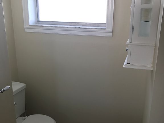 4th image of 1770 NE 191st St APT 308