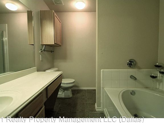 5th image of 1808 Brookshire Ln