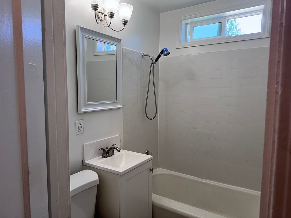 1st image of 909 13th St