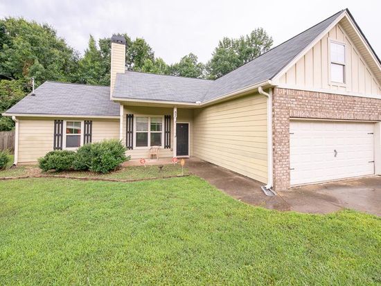 57 Misty Forest Dr, Phenix City, AL 36869