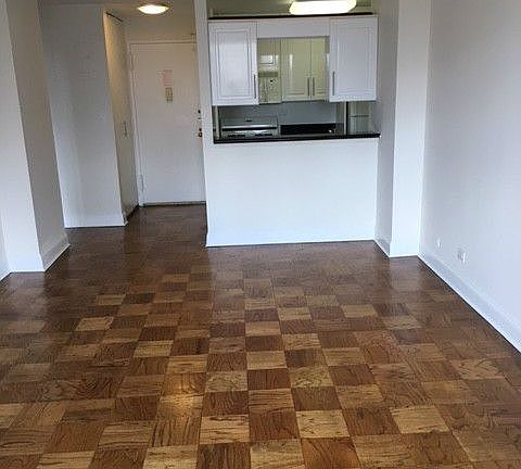 5th image of 400 E 71st St APT 20G