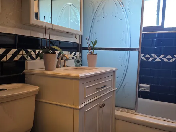 86-70 Francis Lewis Blvd #A55, Queens Village, NY 11427