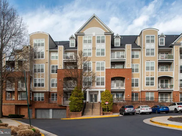 2720 Bellforest Ct APT 304, Vienna, VA 22180