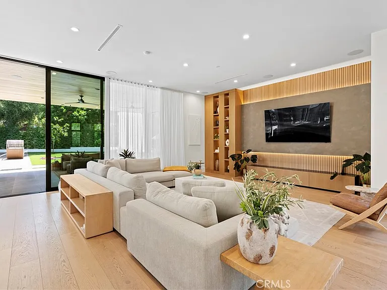 5050 Arundel Dr — Photo 14