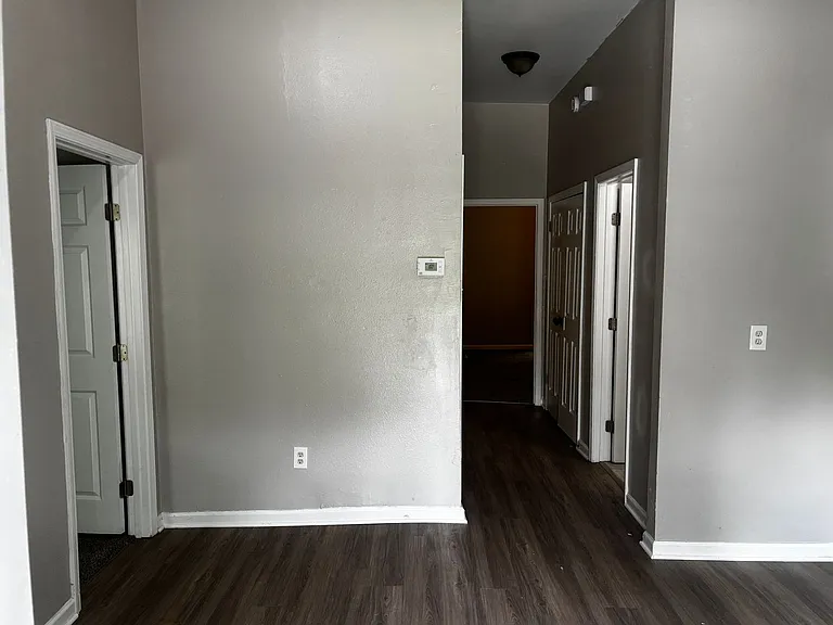 2281 Virginia St — Photo 4