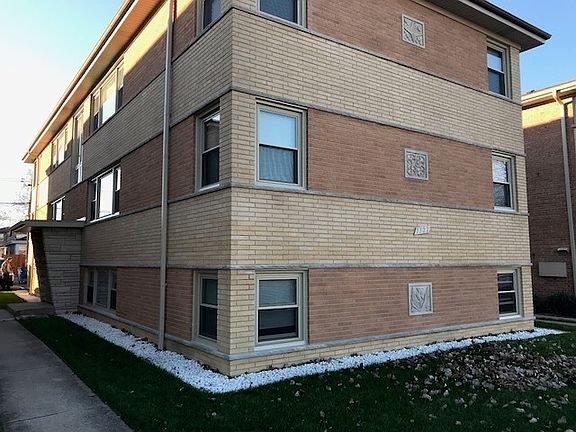 2nd image of 7322 N Harlem Ave APT 2E